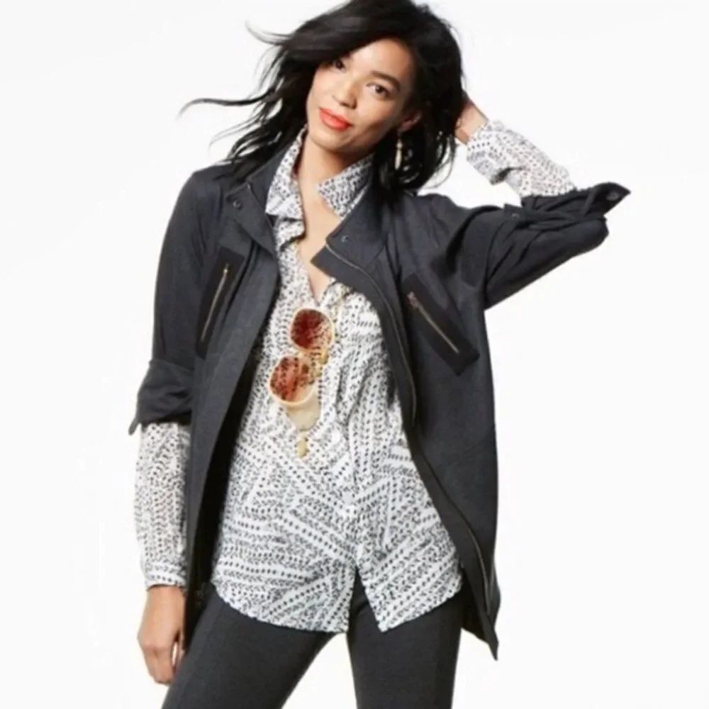 CAbi Split Back Collared Blouse in Black White Medium